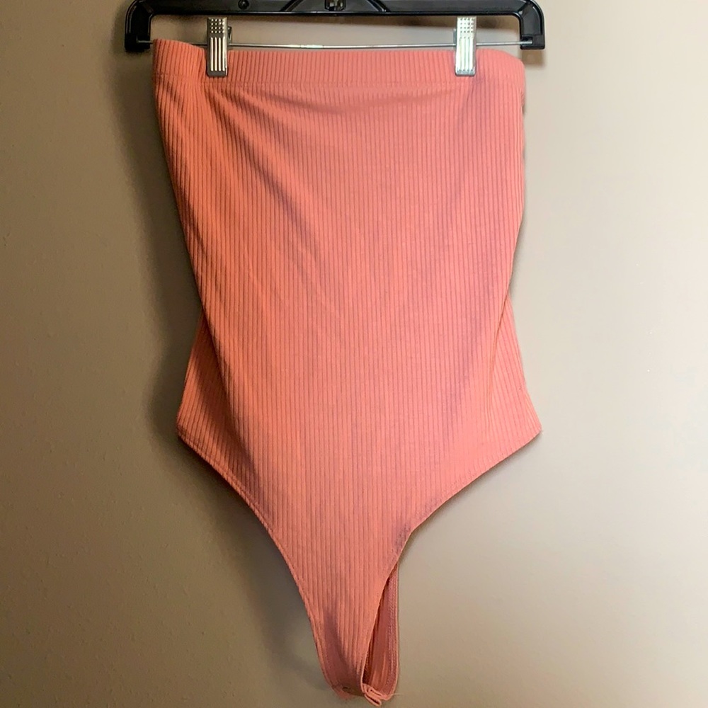 Strapless bodysuit salmon pink color